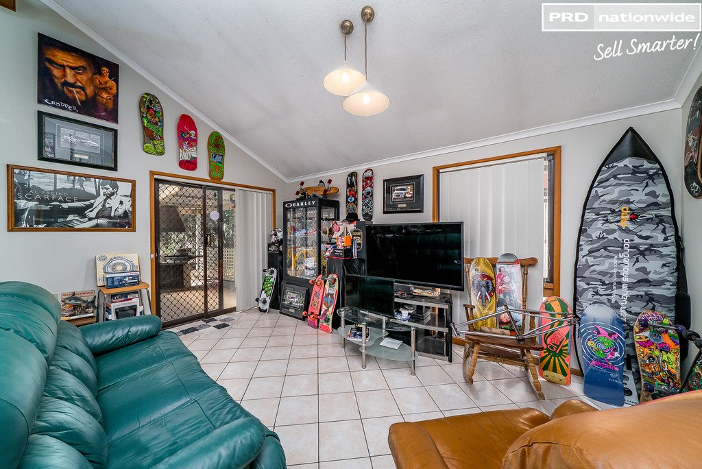 57 Undurra Drive GLENFIELD PARK 4