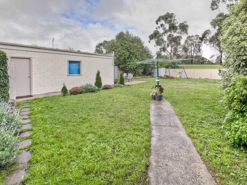 57 Victoria Street SEBASTOPOL 9