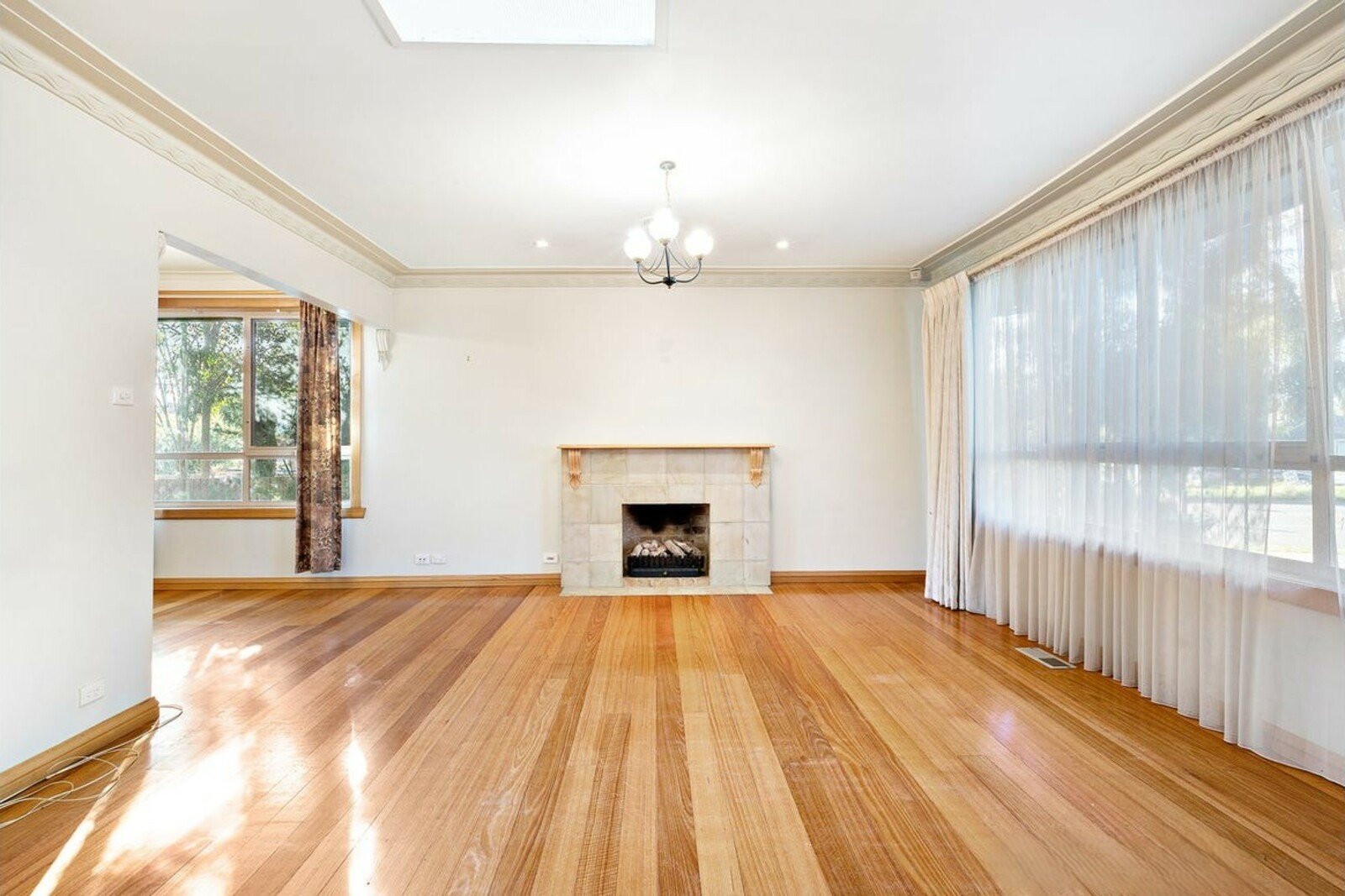 Gallery: 570 South Road