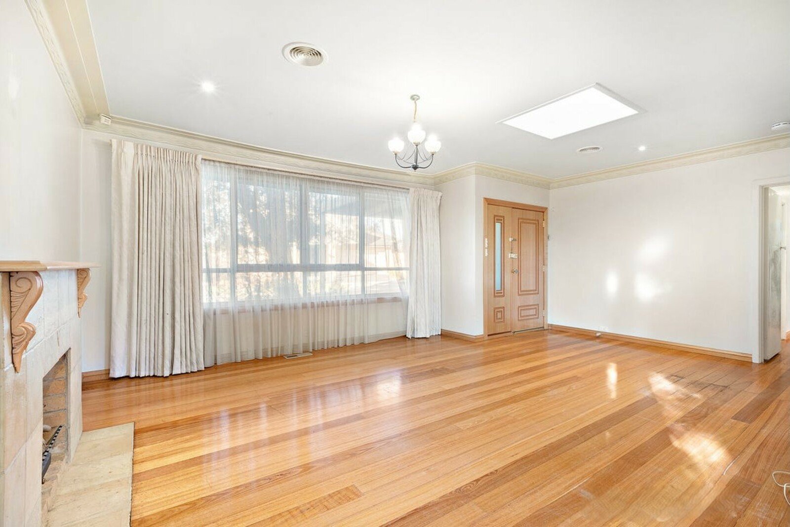 Gallery: 570 South Road