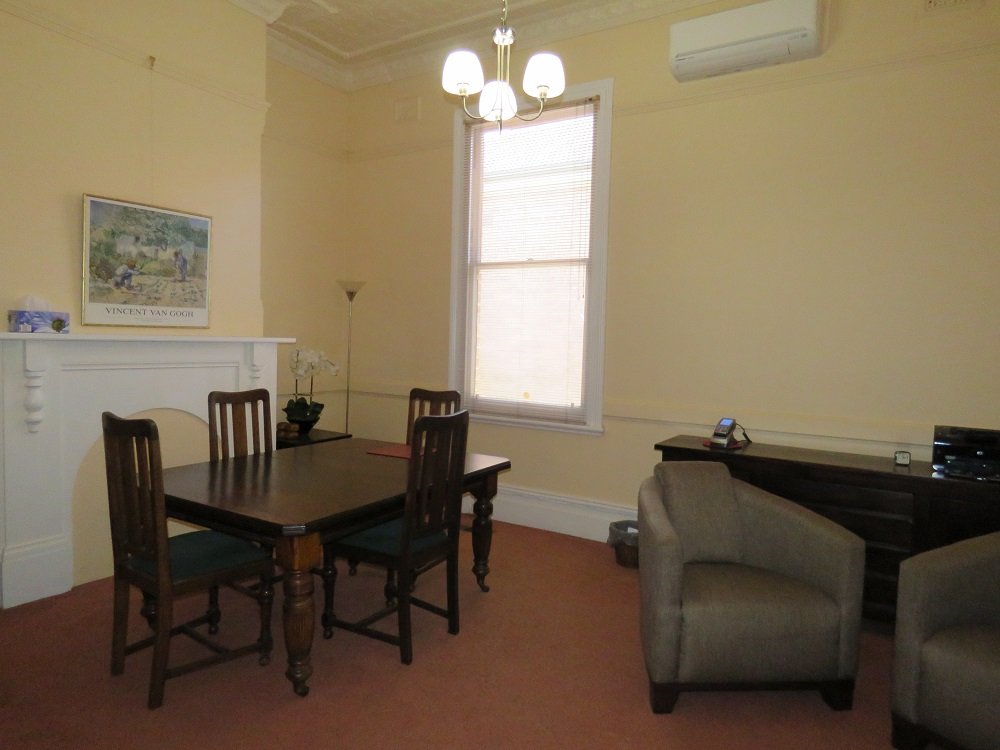 571 Englehardt Street ALBURY 9