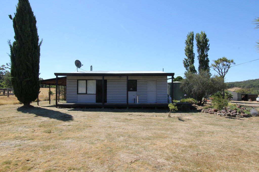 571 Linton-Piggoreet Road HAPPY VALLEY 1