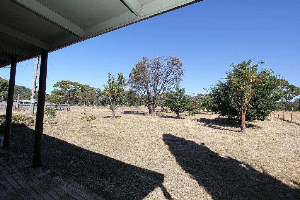 571 Linton-Piggoreet Road HAPPY VALLEY 18
