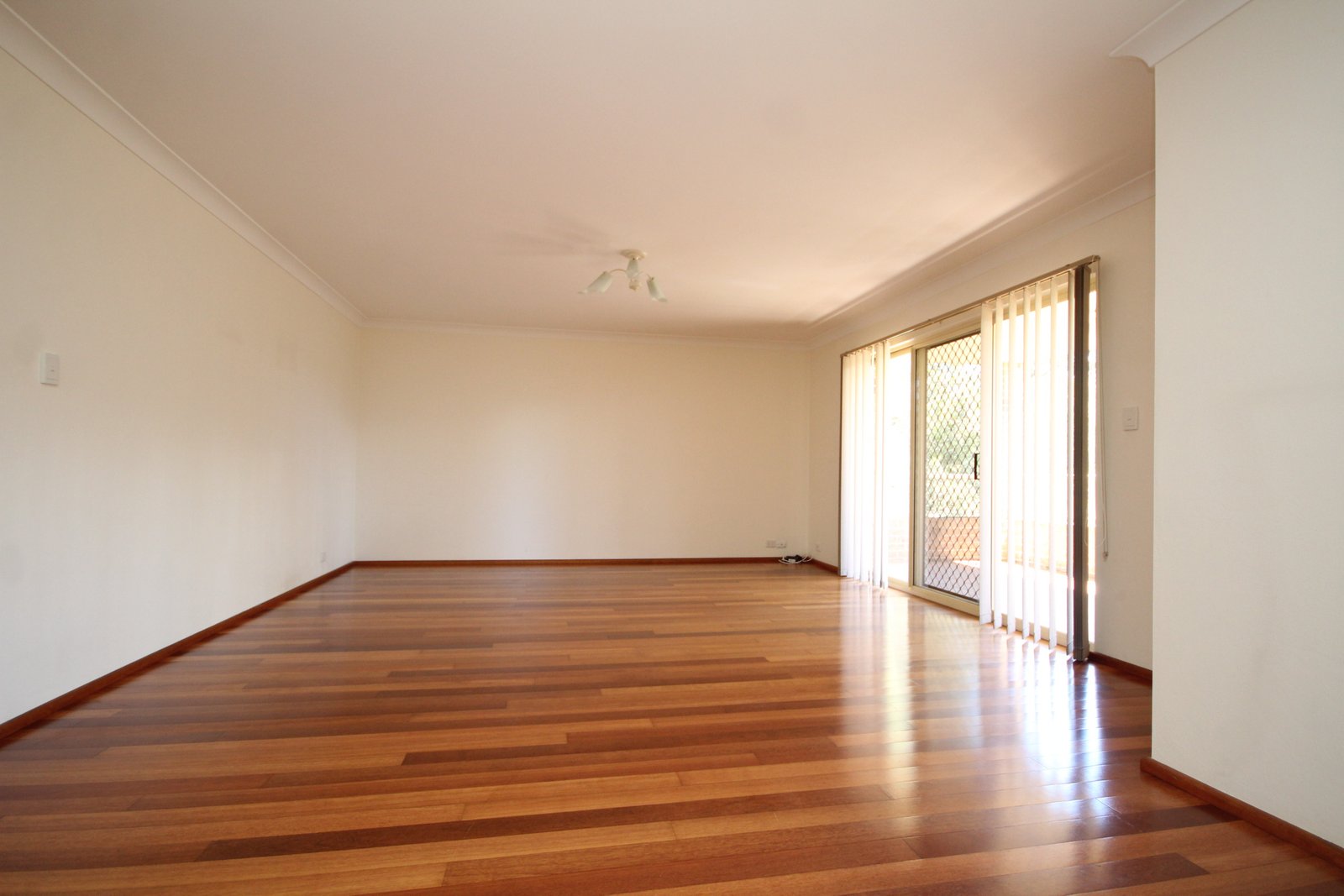 5/71 Pitt Street MORTDALE 3
