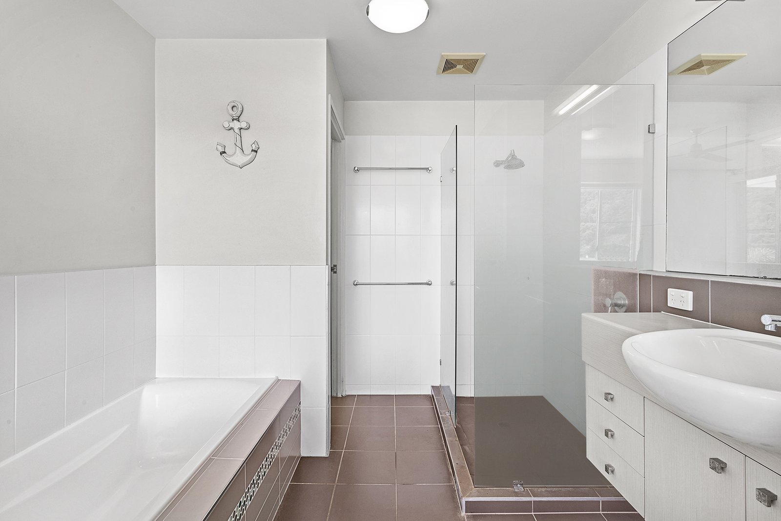 57/15 Flame Tree Court AIRLIE BEACH 9