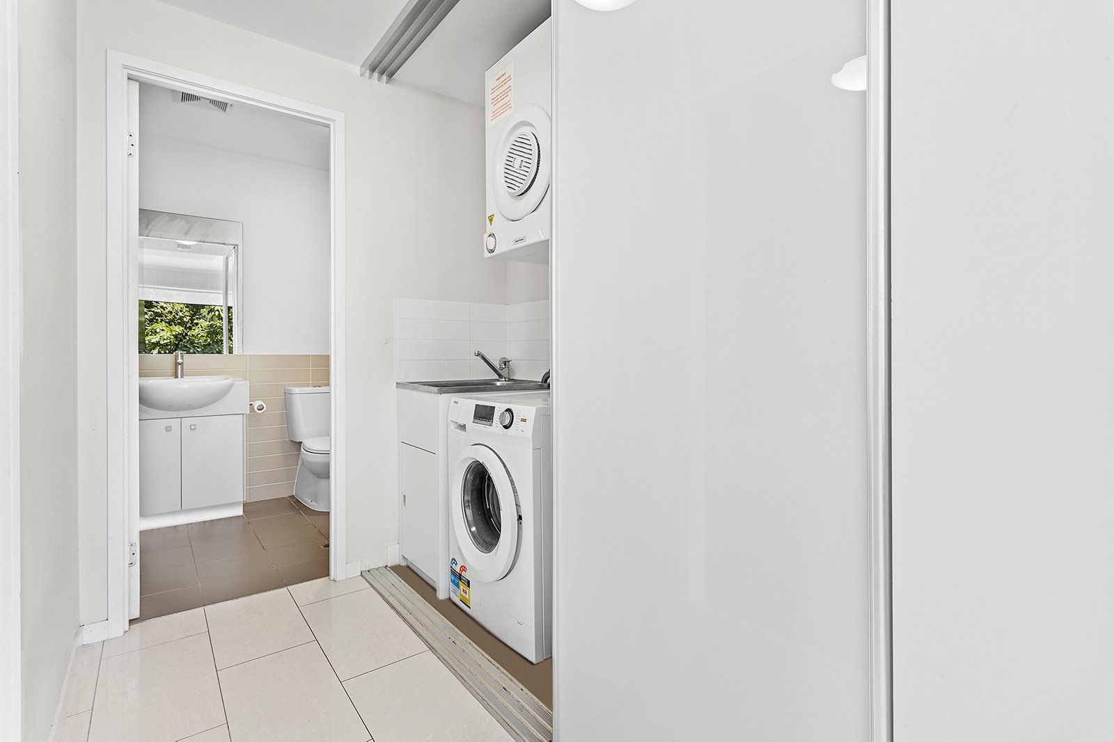 57/15 Flame Tree Court AIRLIE BEACH 11