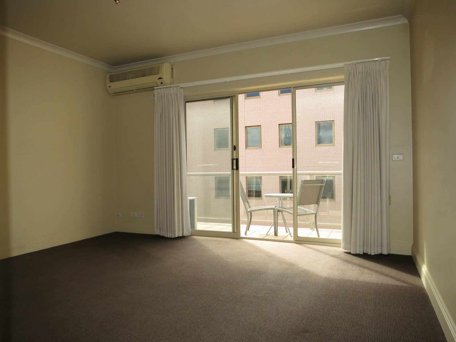 Gallery: 57/1A St Kilda Road