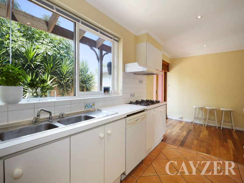 Gallery: 5/72 Derham Street