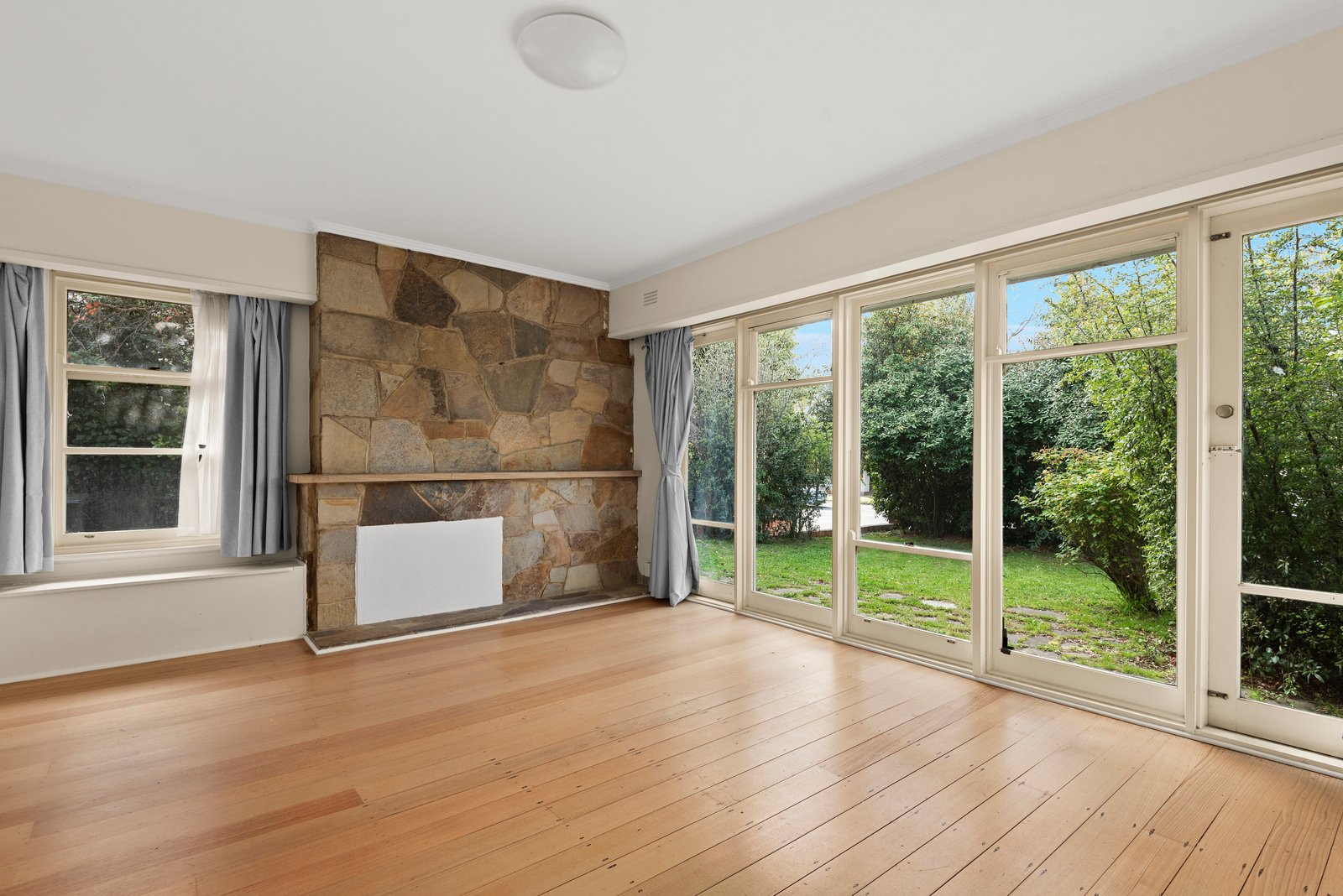 572 Whitehorse Road, Surrey Hills, 3127