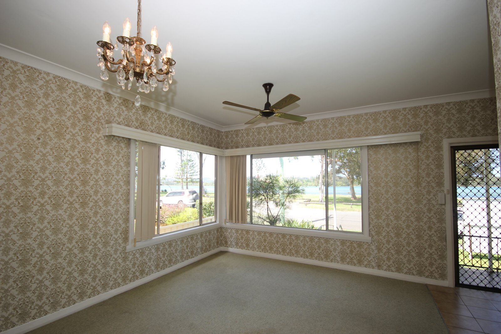 573 Ocean Drive NORTH HAVEN 2