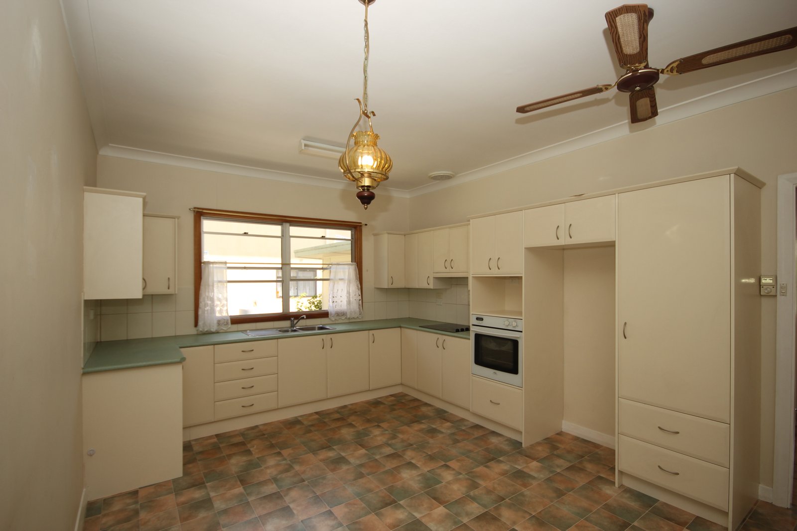 573 Ocean Drive NORTH HAVEN 3