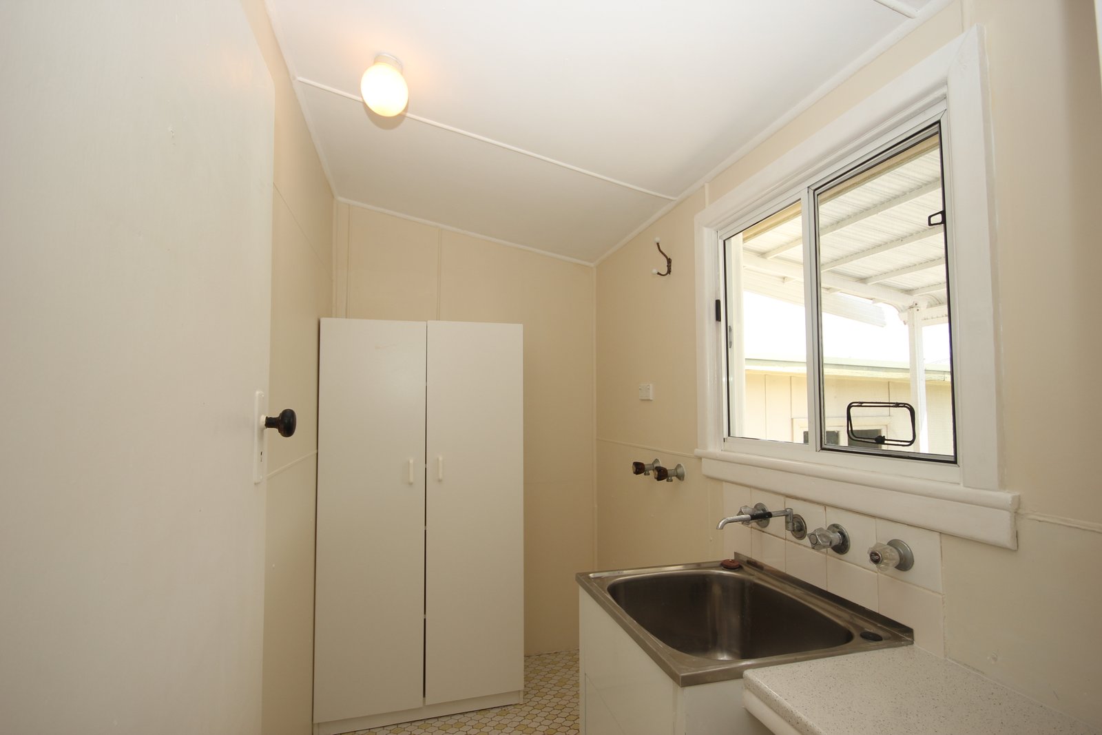 573 Ocean Drive NORTH HAVEN 8