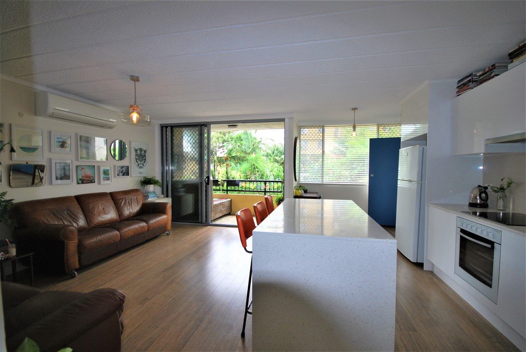 5/74 The Esplanade BURLEIGH HEADS 4