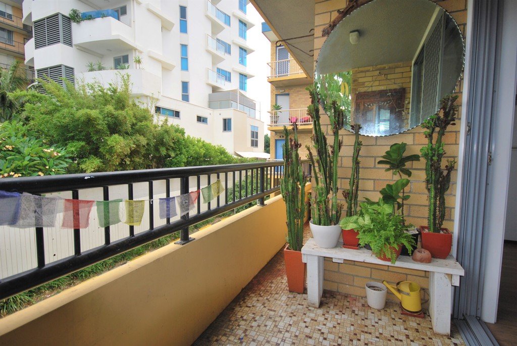 5/74 The Esplanade BURLEIGH HEADS 8