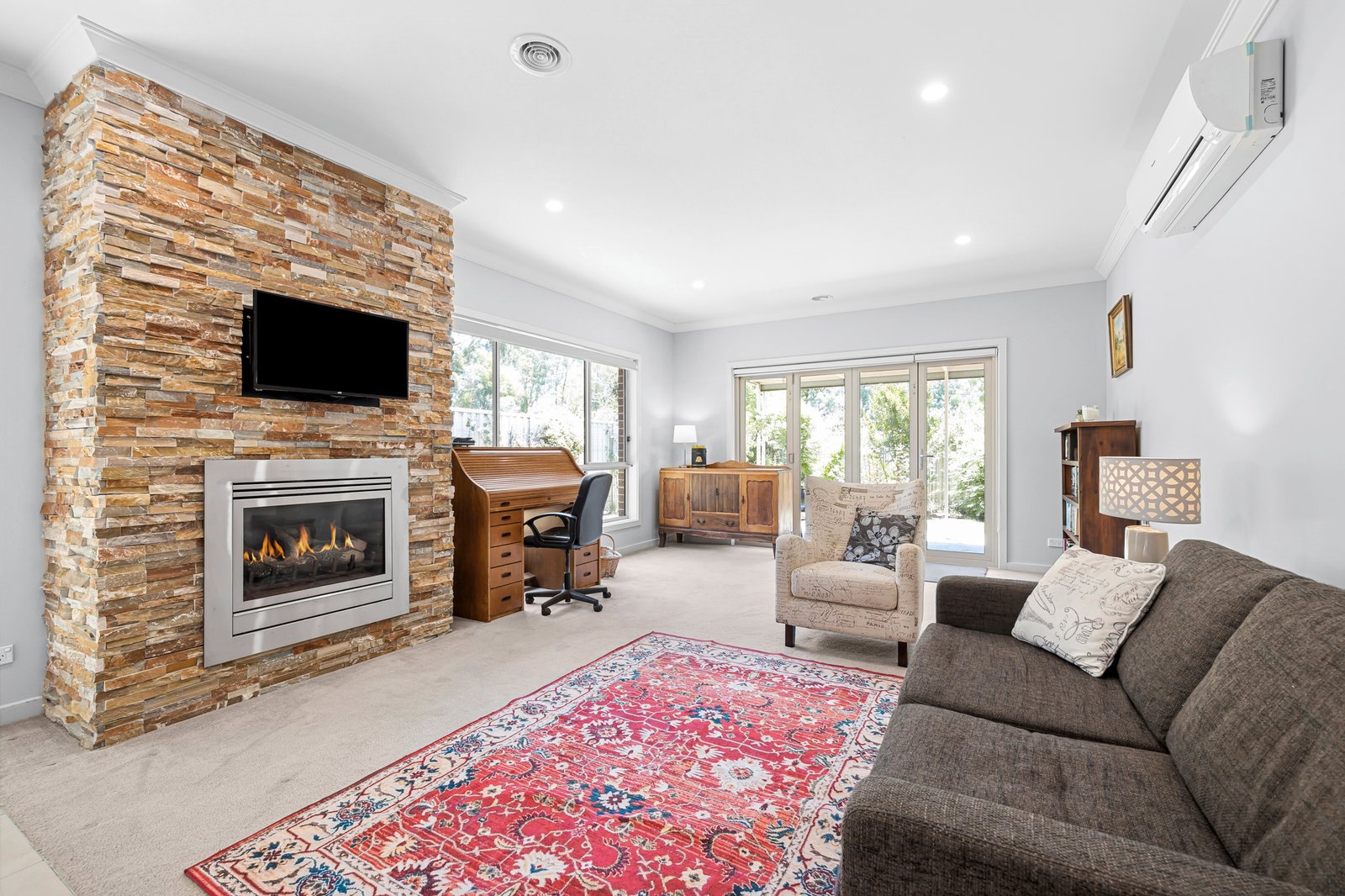 Real Estate and Property in 5/76 Barry Street, Romsey, VIC