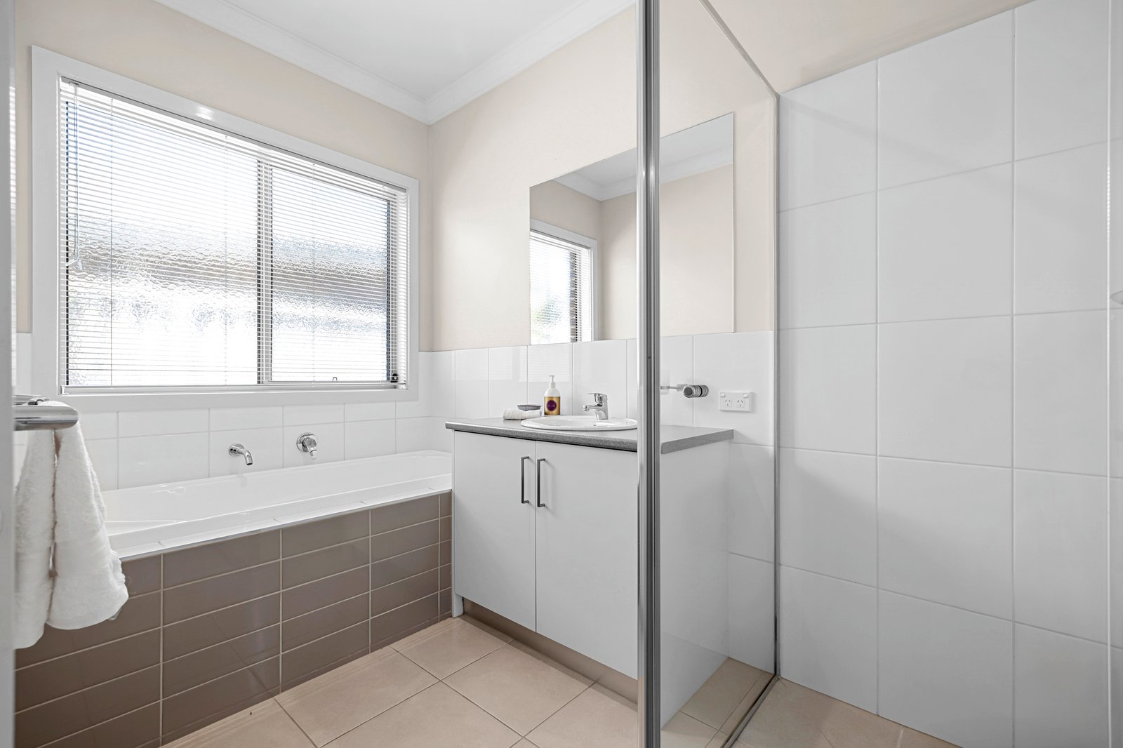 Real Estate and Property in 5/76 Barry Street, Romsey, VIC