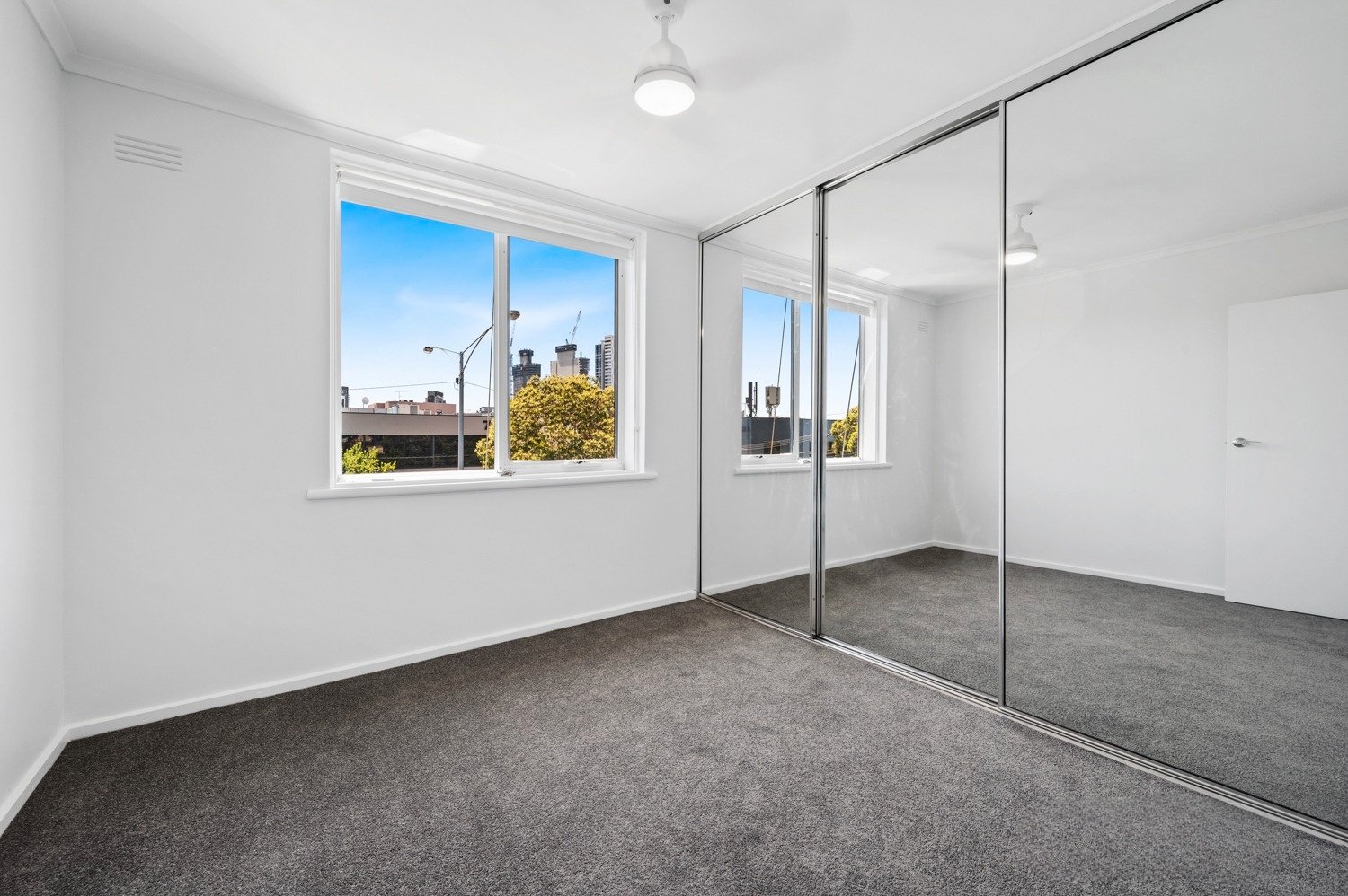 Gallery: 5/76 Crockford Street