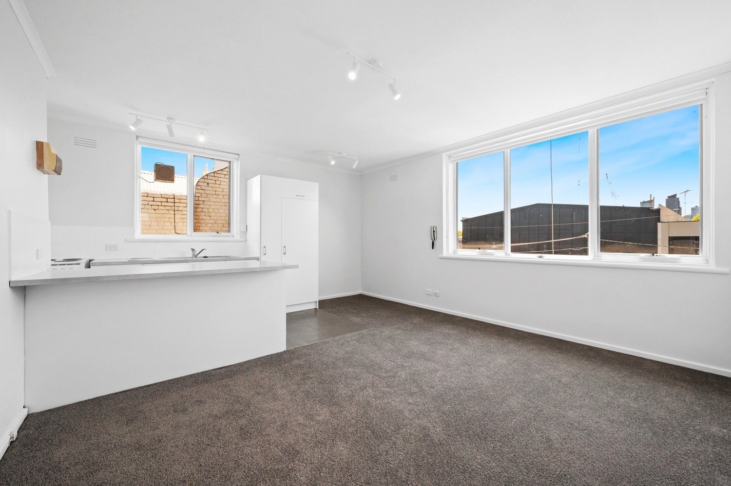 Gallery: 5/76 Crockford Street