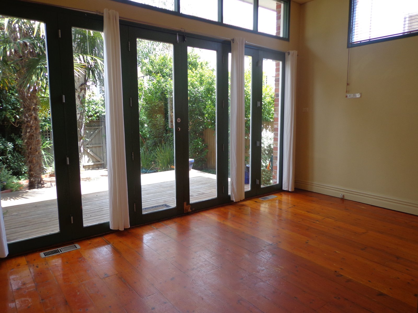 Gallery: 577 Orrong Road