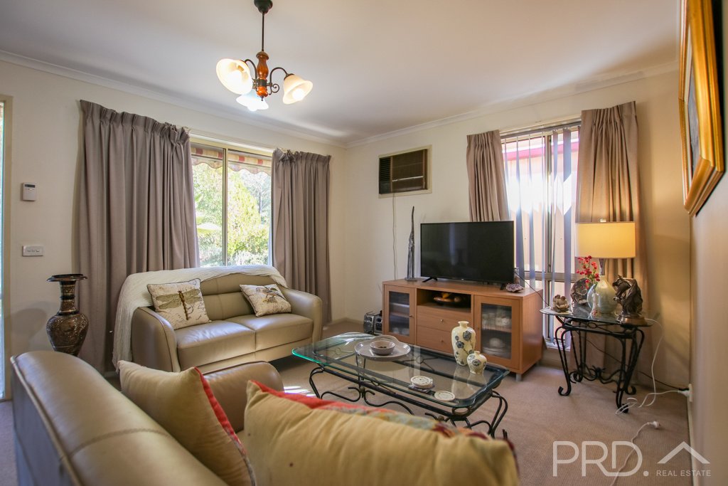 58-60 Gundagai Street ADELONG 6