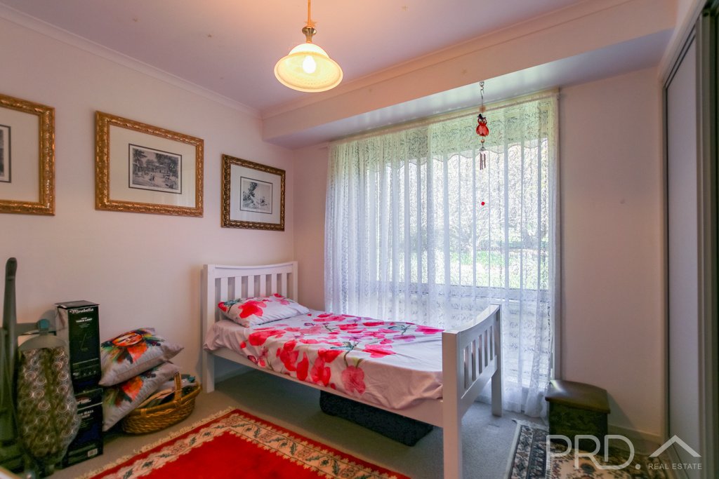 58-60 Gundagai Street ADELONG 9