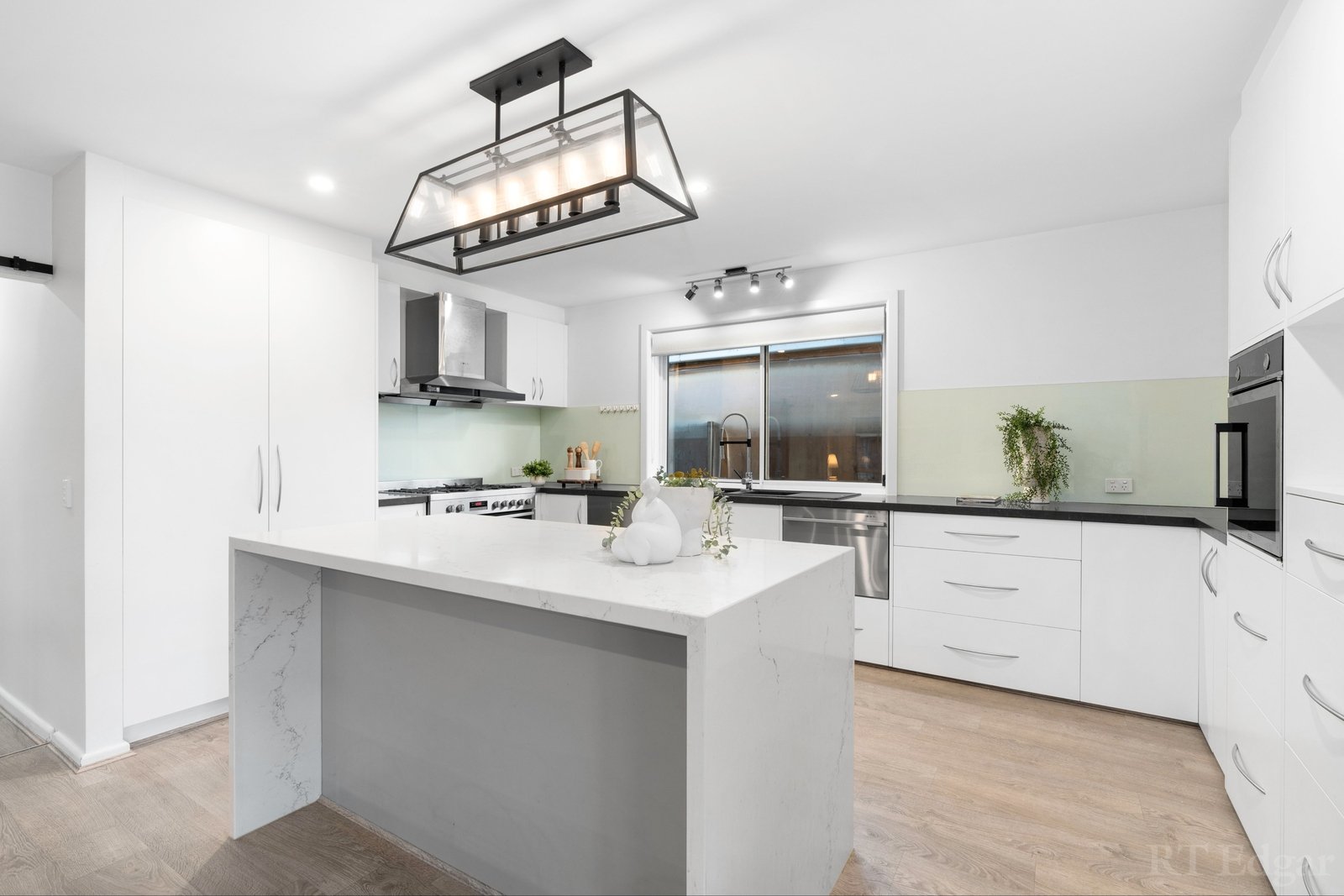 Real Estate and Property in 58 Barter Crescent, Forest Hill, VIC