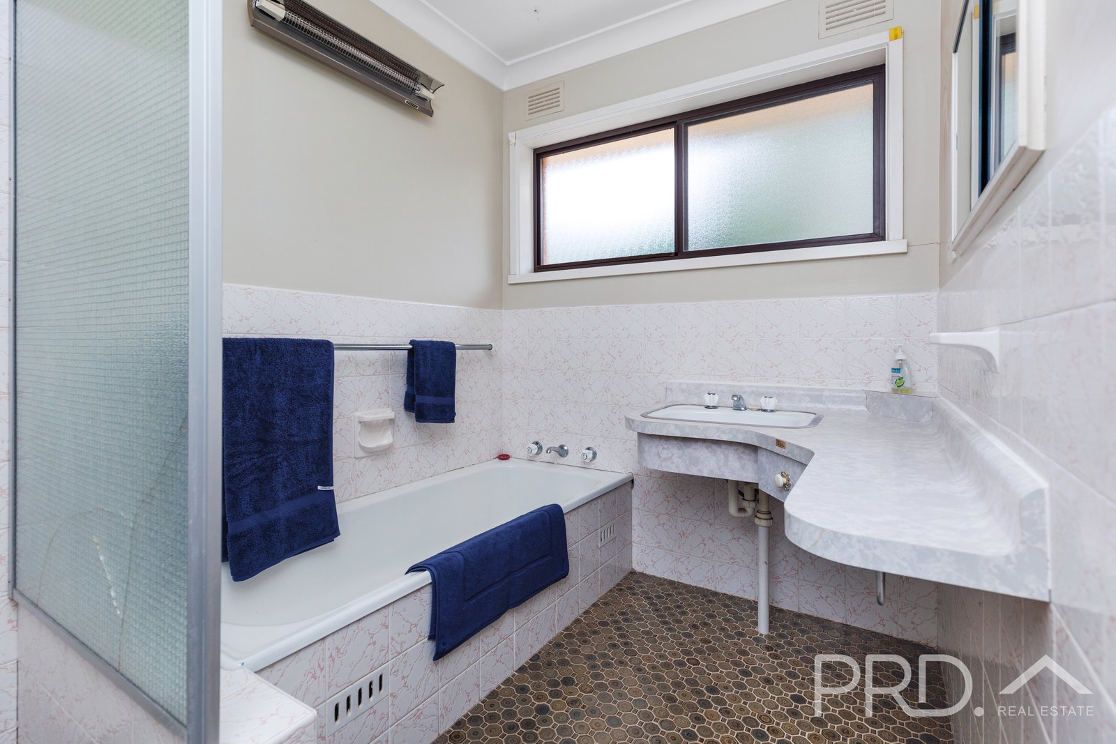 58 Carey Street TUMUT 13