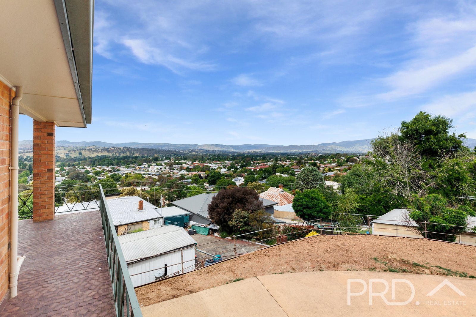 58 Carey Street TUMUT 17