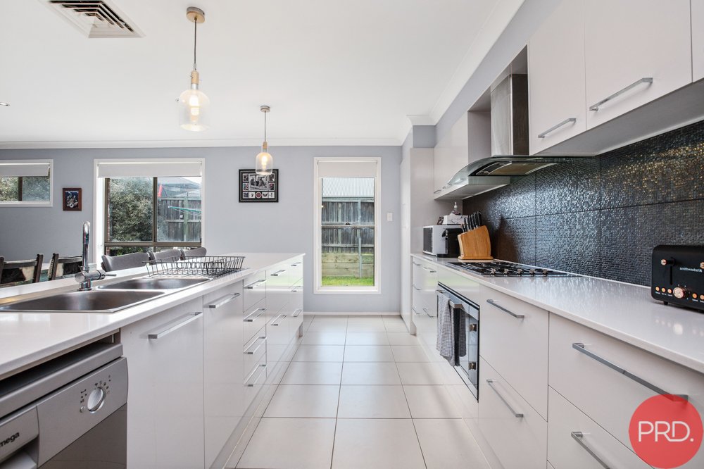 58 Darcys Circuit GILLIESTON HEIGHTS 9