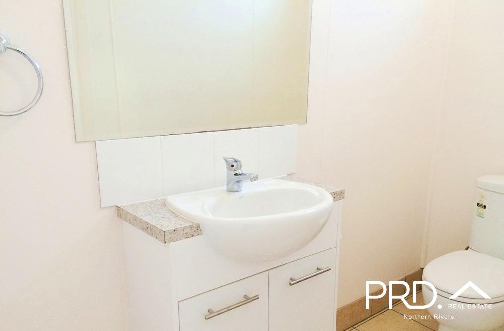 58 Fergusson St  CASINO 6