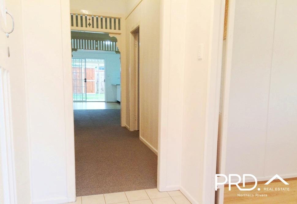 58 Fergusson St  CASINO 8