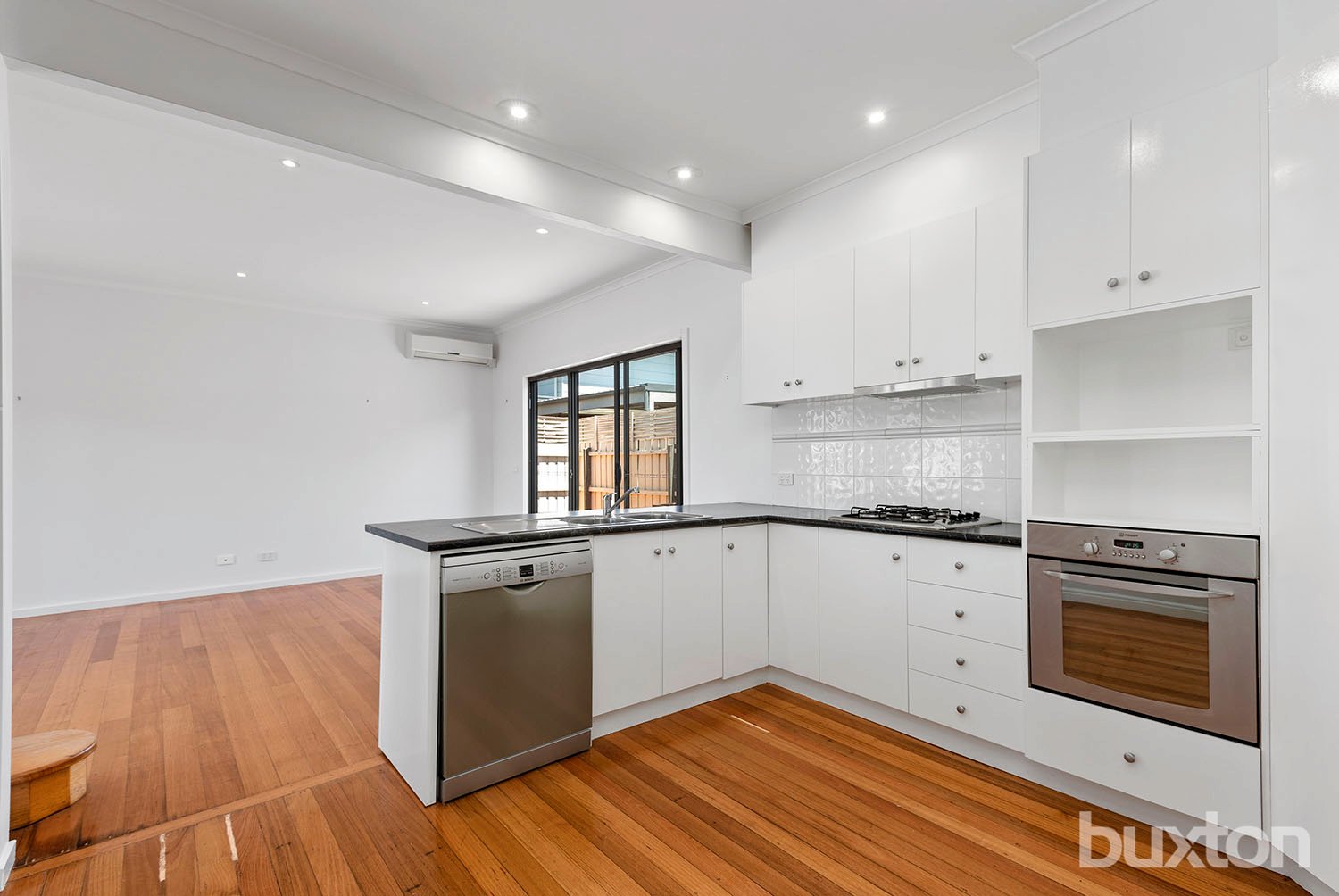 Gallery: 58 Fraser Avenue