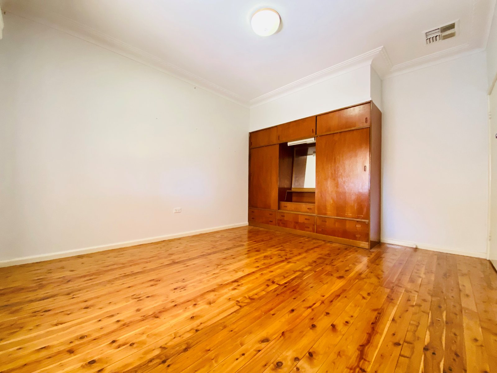 58 Garden Street TAMWORTH 9