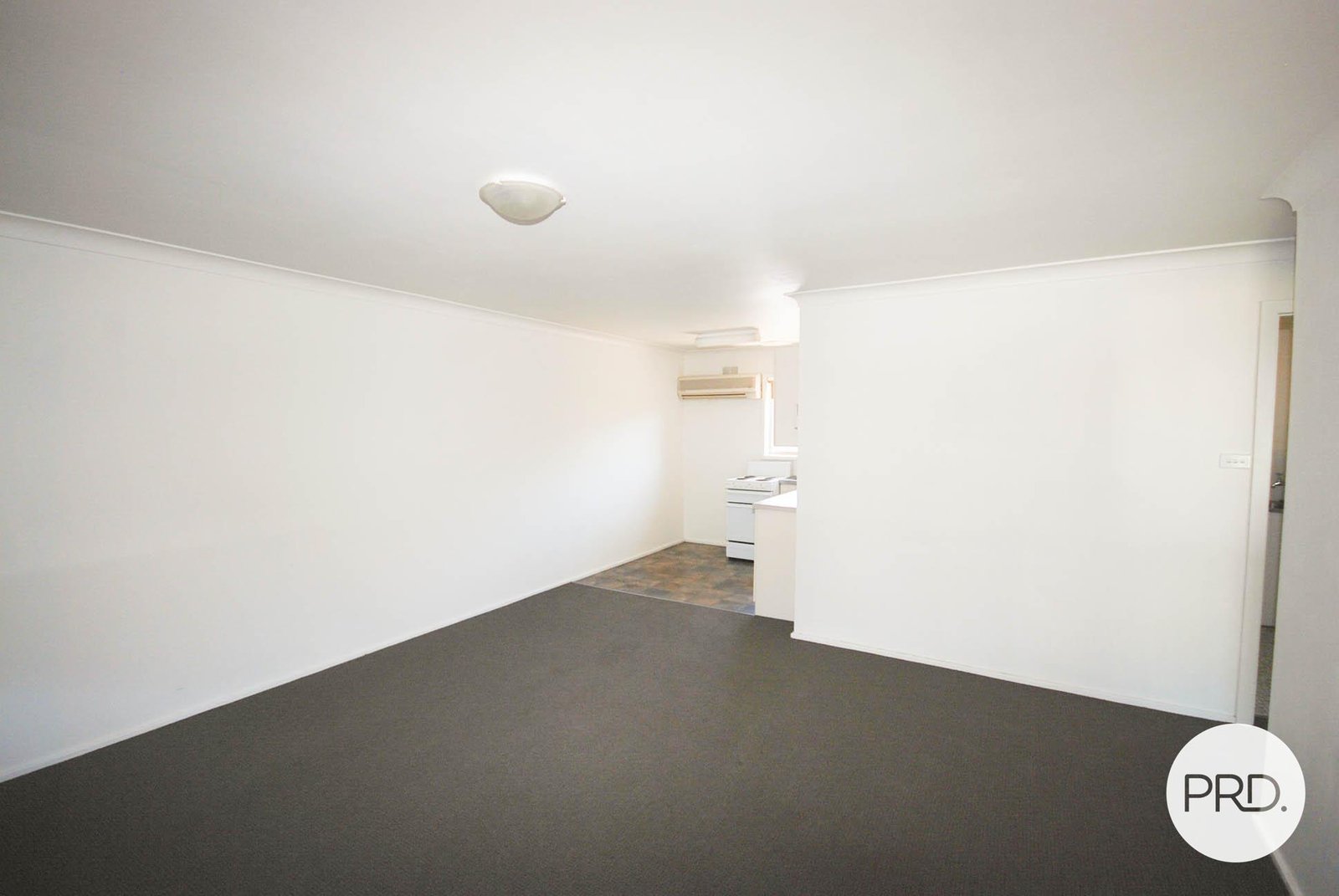 5/8 Higgins Avenue WAGGA WAGGA 3