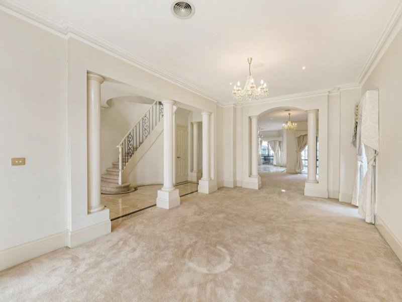 Gallery: 58 Hyde Street