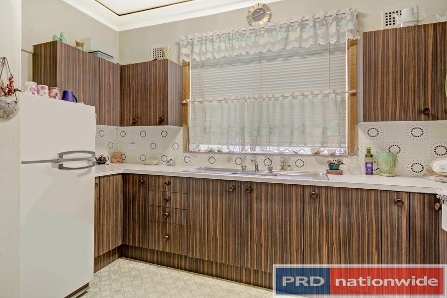 58 Lorraine Street PEAKHURST 6