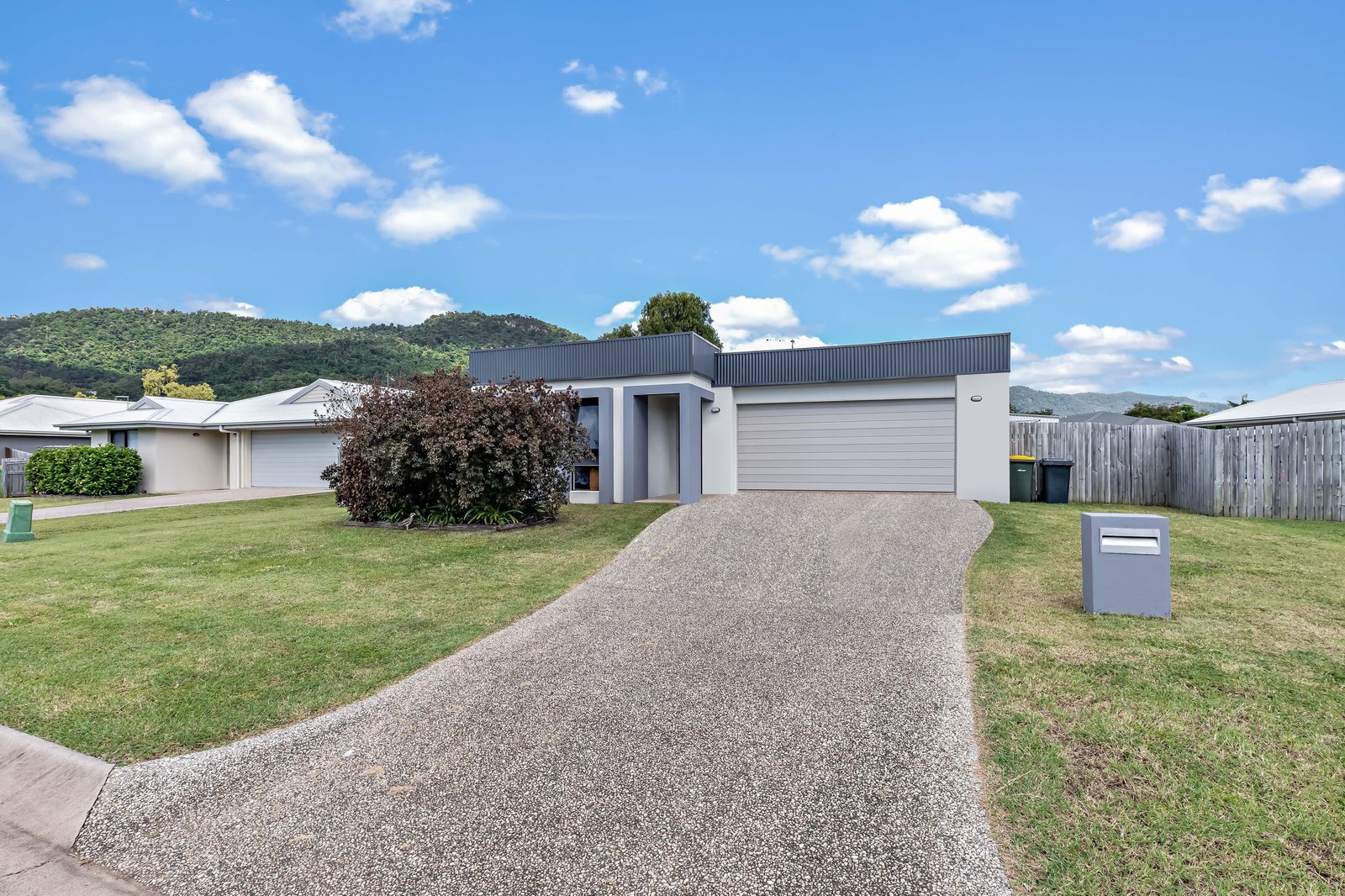 58 Macarthur Drive CANNONVALE 1