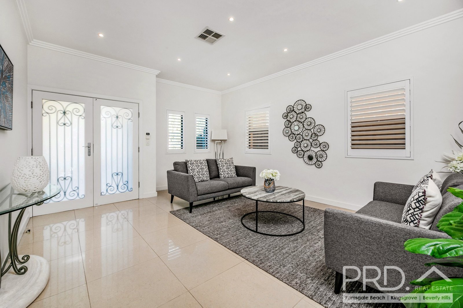 58 New England Drive KINGSGROVE 2
