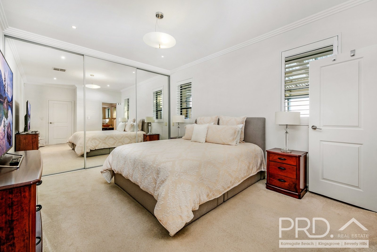 58 New England Drive KINGSGROVE 7