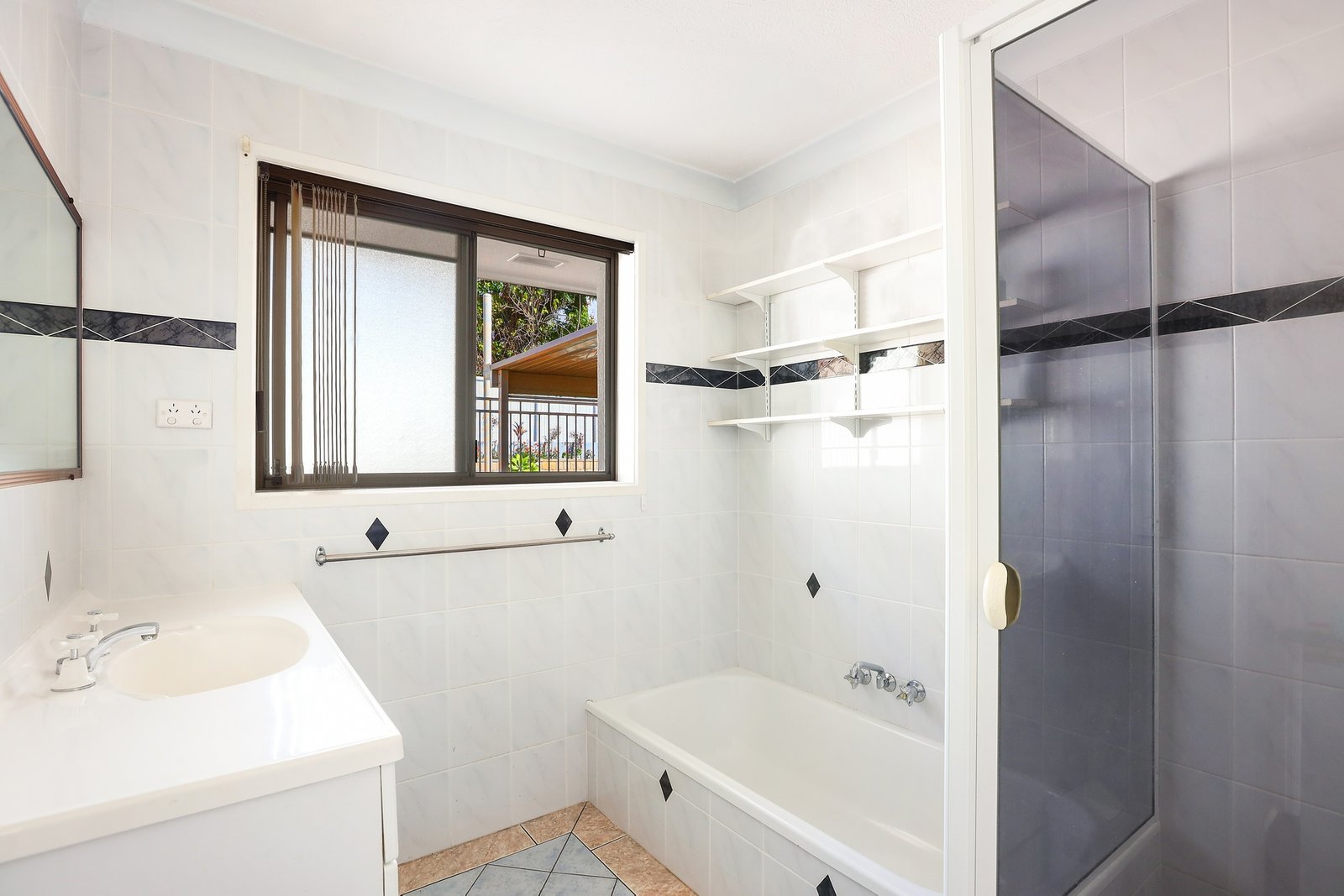 58 Numeralla Avenue ASHMORE 11