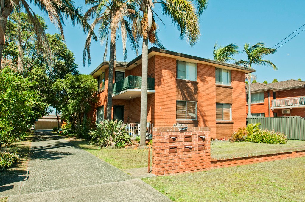 5/8 Peterborough Ave  LAKE ILLAWARRA 2