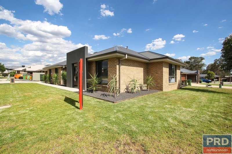 58 Songlark Crescent THURGOONA 2