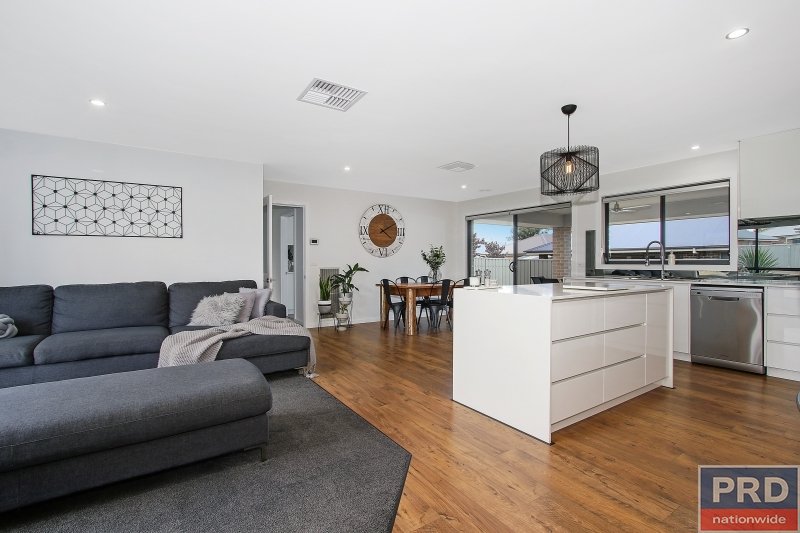 58 Songlark Crescent THURGOONA 4