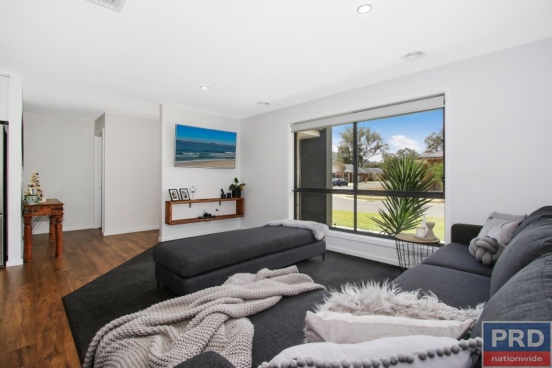 58 Songlark Crescent THURGOONA 5