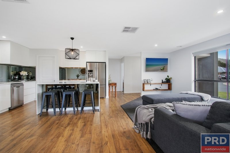 58 Songlark Crescent THURGOONA 6