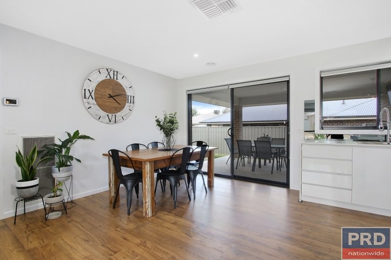58 Songlark Crescent THURGOONA 8