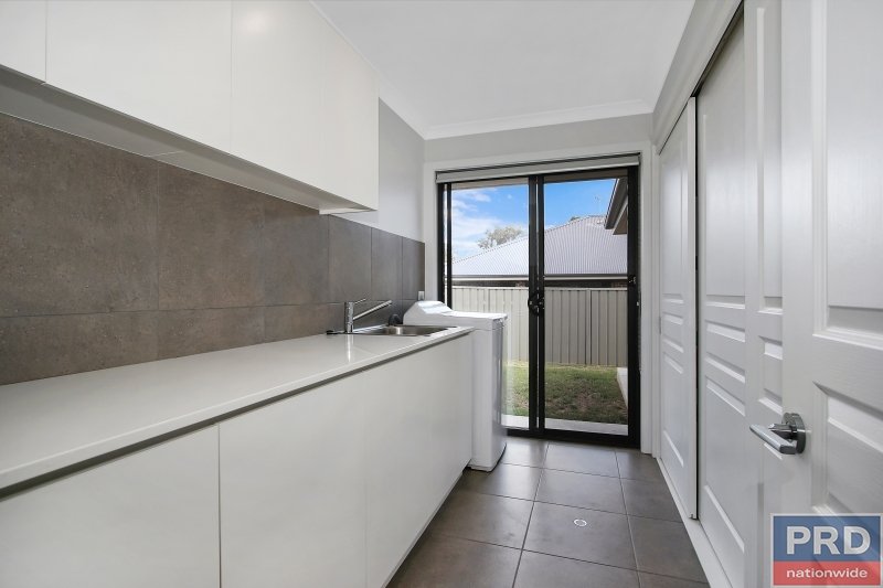 58 Songlark Crescent THURGOONA 16