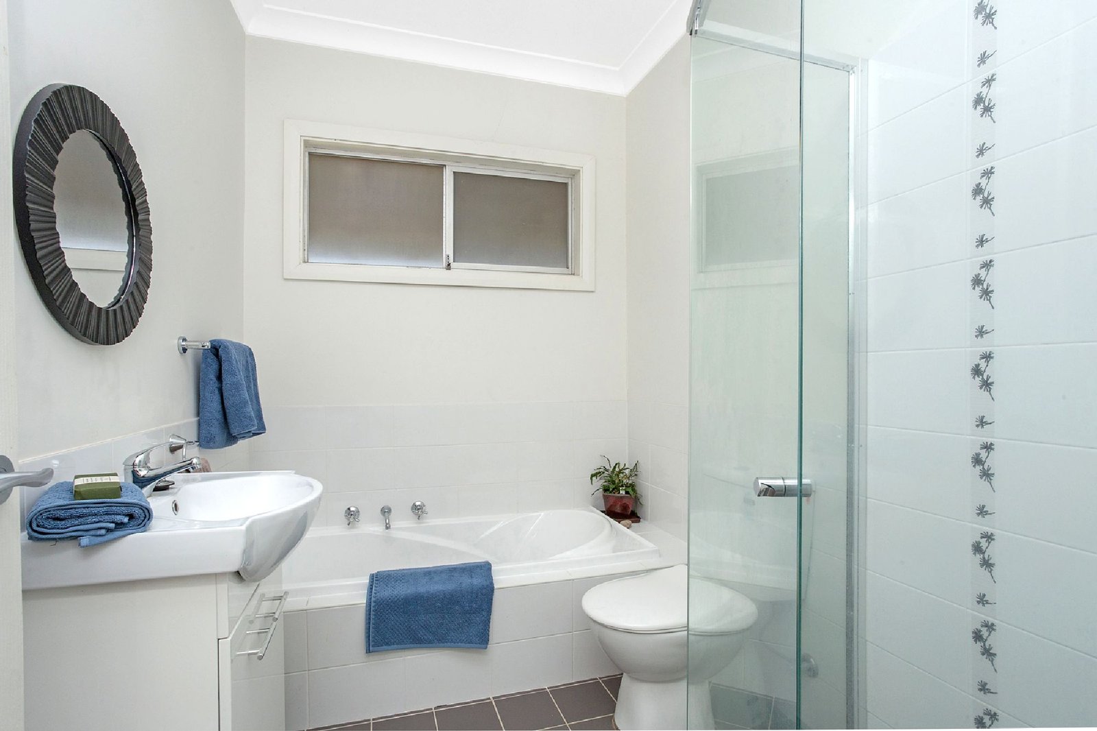 58 Station Lane LOCHINVAR 8