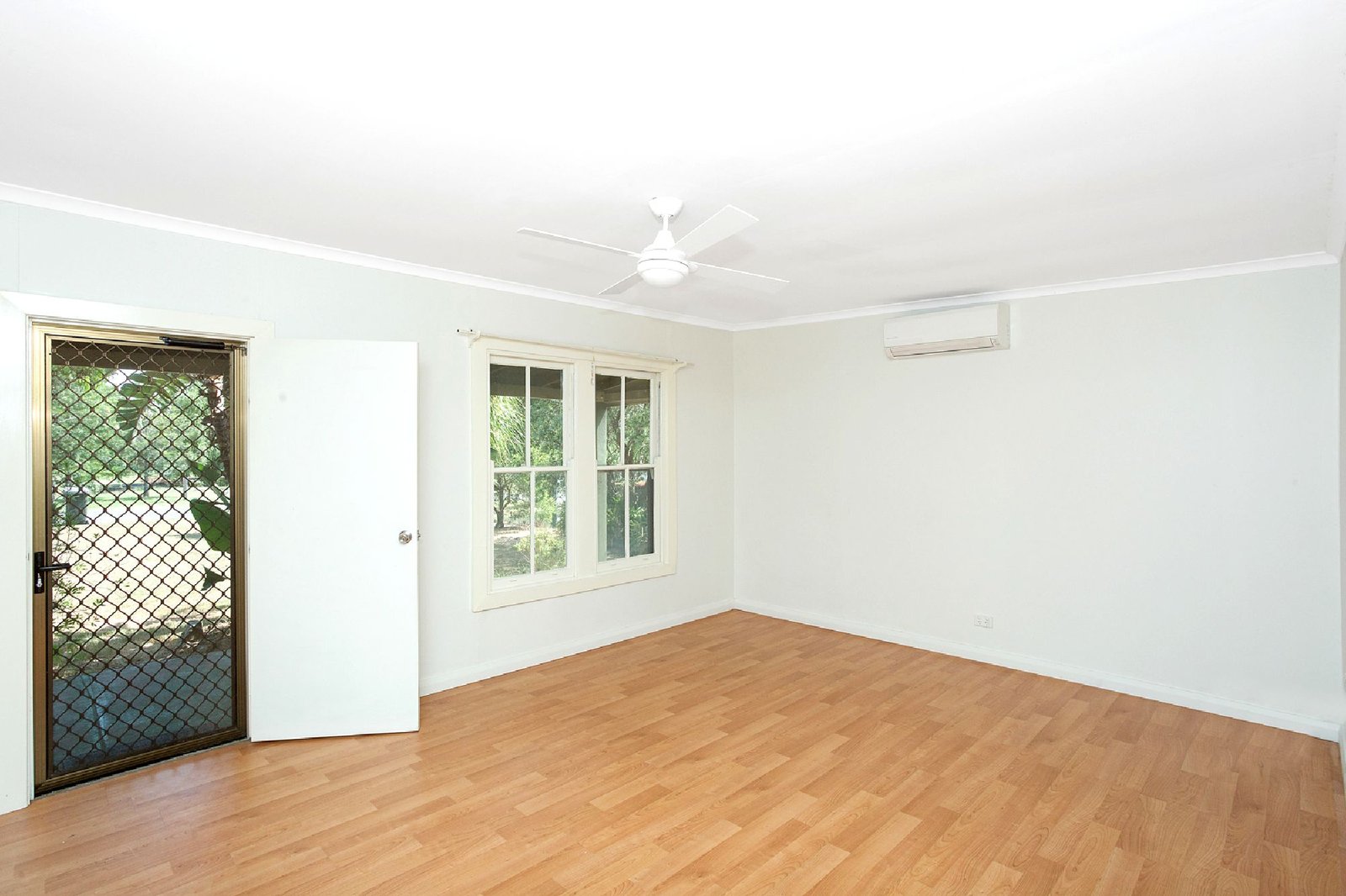 58 Station Lane LOCHINVAR 20