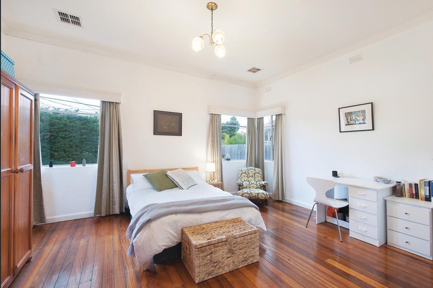 Gallery: 580 Waverley Road